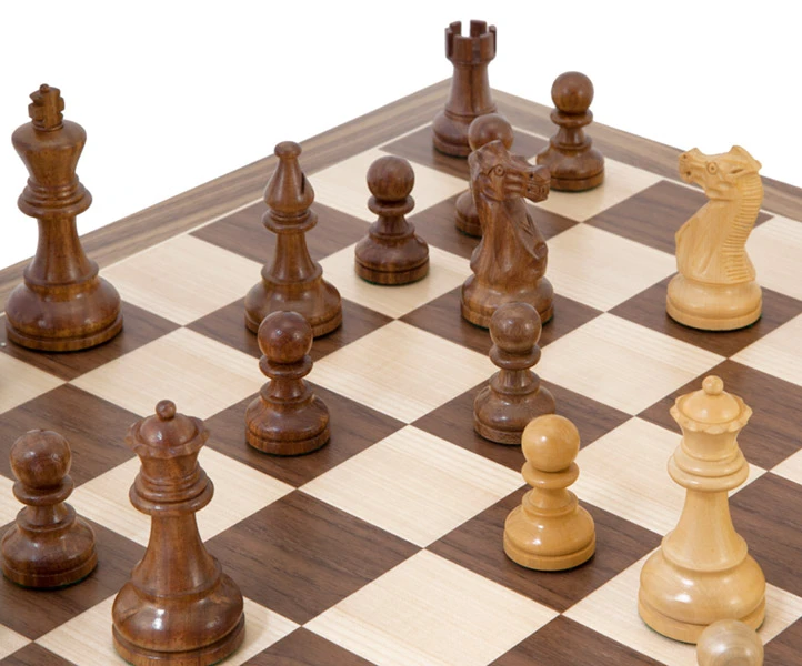 American Sheesham And Walnut Chess Set 3 American Sheesham And Walnut Chess Set - Image 3