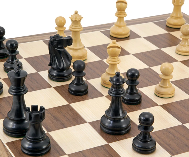 Broadbase Club Walnut Chess Set 3 Broadbase Club Walnut Chess Set - Image 3