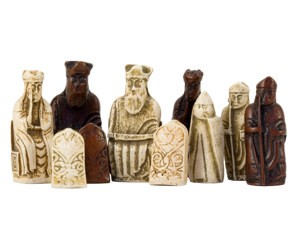 Isle Of Lewis Compact Celtic Chess Set 9 Inches 7 Isle Of Lewis Compact Celtic Chess Set 9 Inches - Image 7