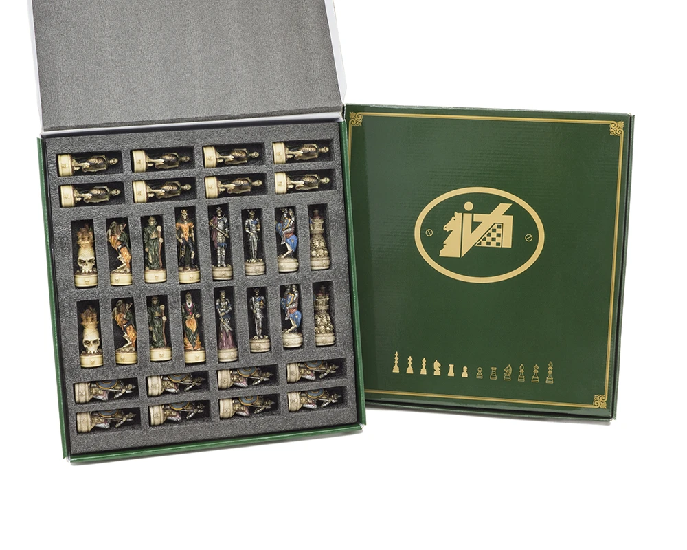 The Zombie Hand Painted Themed Chess Pieces By Italfama 8 The Zombie Hand Painted Themed Chess Pieces By Italfama - Image 8