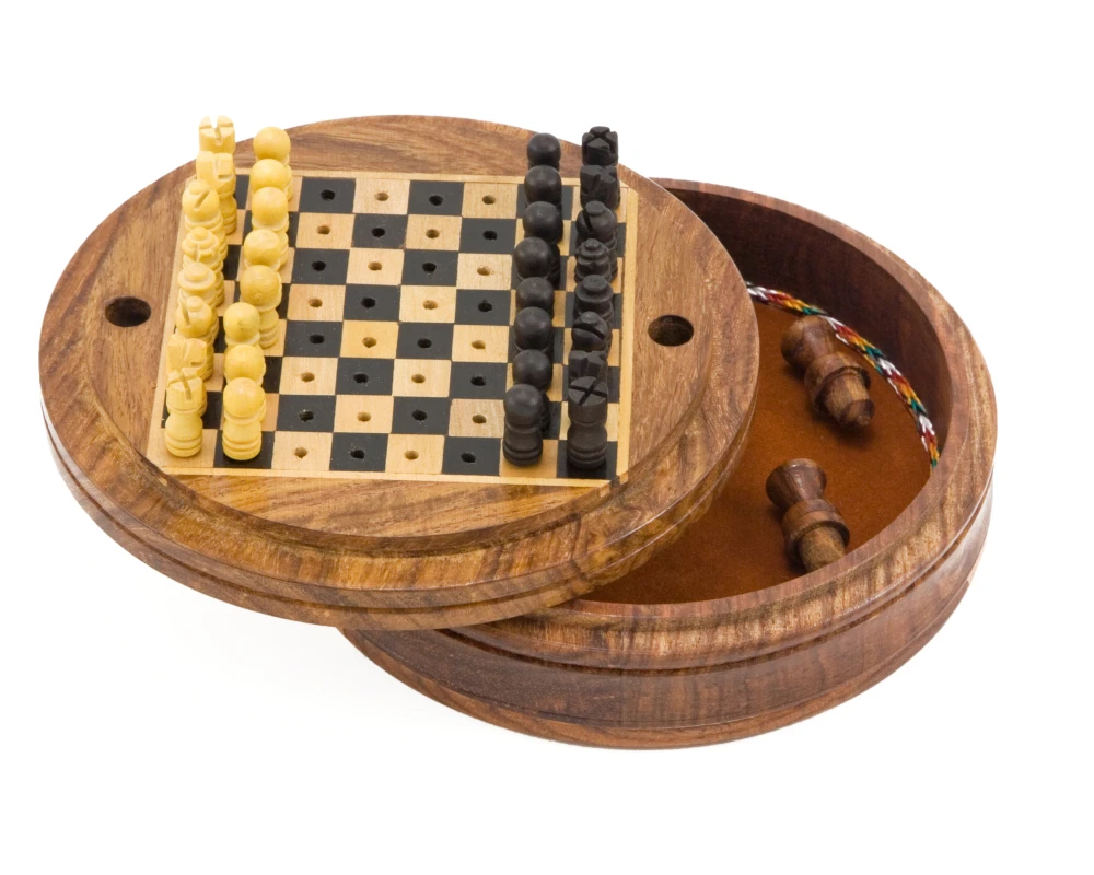 5 Inch Round Pegged Sheesham Travel Chess Set 3 5 Inch Round Pegged Sheesham Travel Chess Set - Image 3