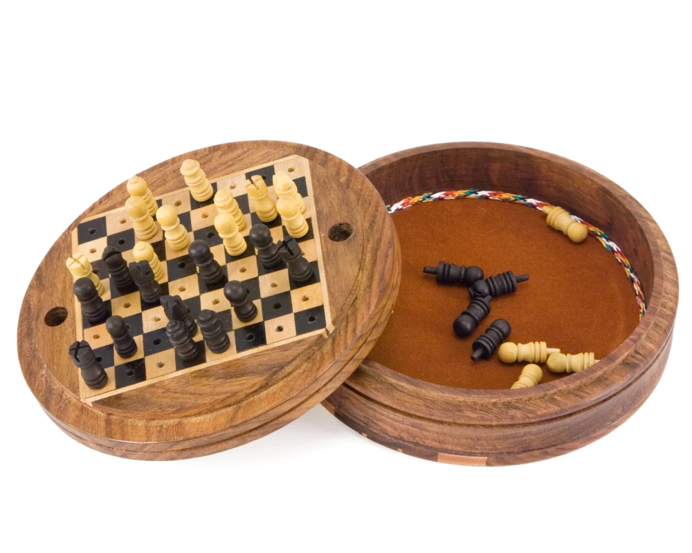5 Inch Round Pegged Sheesham Travel Chess Set 6 5 Inch Round Pegged Sheesham Travel Chess Set - Image 6