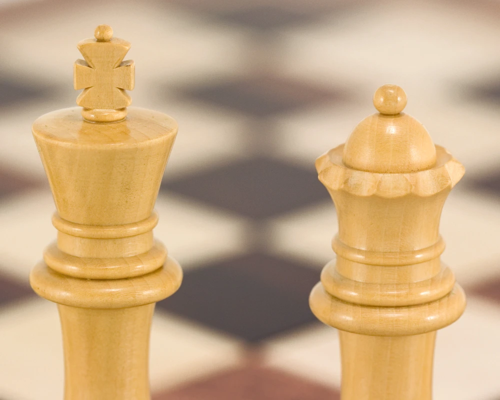 Broadbase Rosewood Staunton Chess Pieces 4 Inches 4 Broadbase Rosewood Staunton Chess Pieces 4 Inches - Image 4