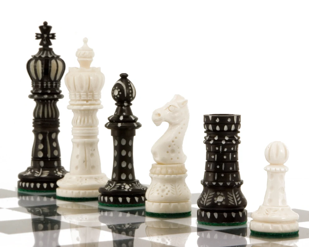 Kings Cross Carved Camel Bone Chess Pieces 7 Kings Cross Carved Camel Bone Chess Pieces - Image 7