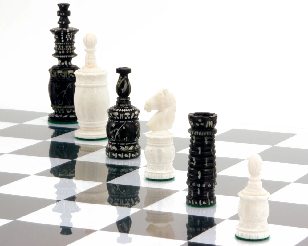 Barley Corn Carved Camel Bone Chess Pieces 4 Barley Corn Carved Camel Bone Chess Pieces - Image 4