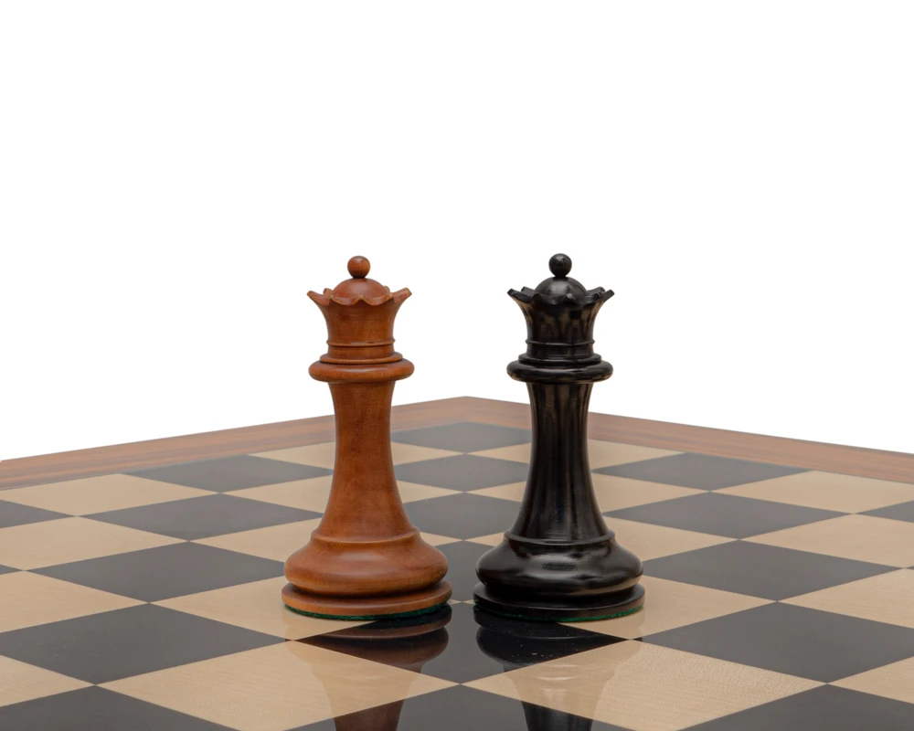 Reproduction Staunton Chessmen 1849 Model 4.4 Inch King In Antiqued Boxwood And Ebony 7 Reproduction Staunton Chessmen 1849 Model 4.4 Inch King In Antiqued Boxwood And Ebony - Image 7