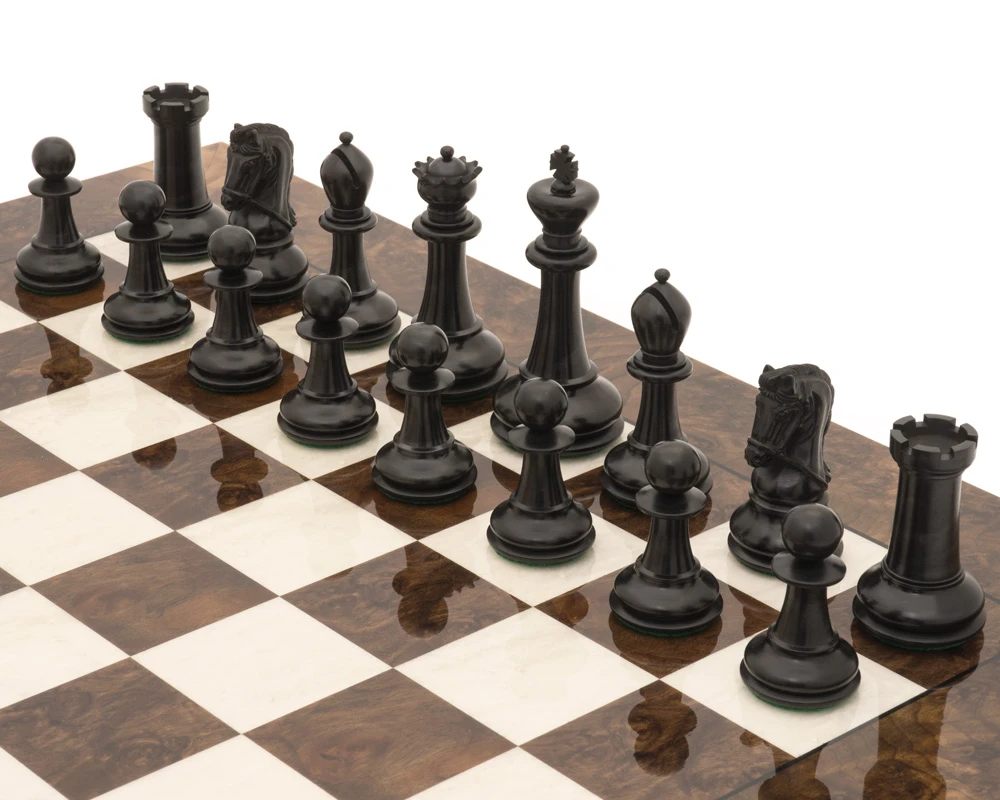 The Monarch Ebony And Walnut Grand Luxury Chess Set 3 The Monarch Ebony And Walnut Grand Luxury Chess Set - Image 3