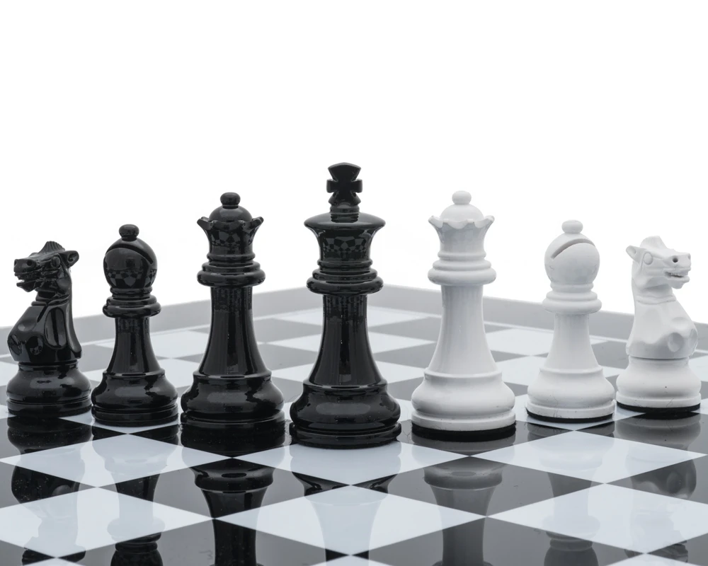 The Monochrome Luxury Chess Set By Italfama 6 The Monochrome Luxury Chess Set By Italfama - Image 6