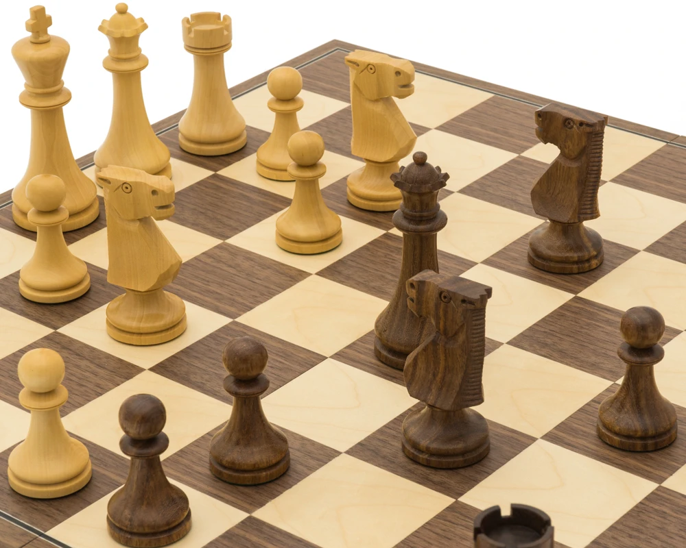 The Pioneer Golden Rosewood And Walnut Folding Chess Set 4 The Pioneer Golden Rosewood And Walnut Folding Chess Set - Image 4