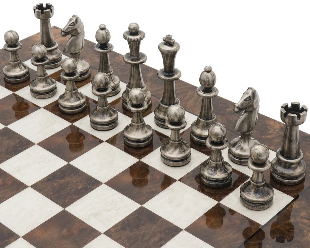 The Vicenza Dark Walnut Luxury Chess Set 3 The Vicenza Dark Walnut Luxury Chess Set - Image 3