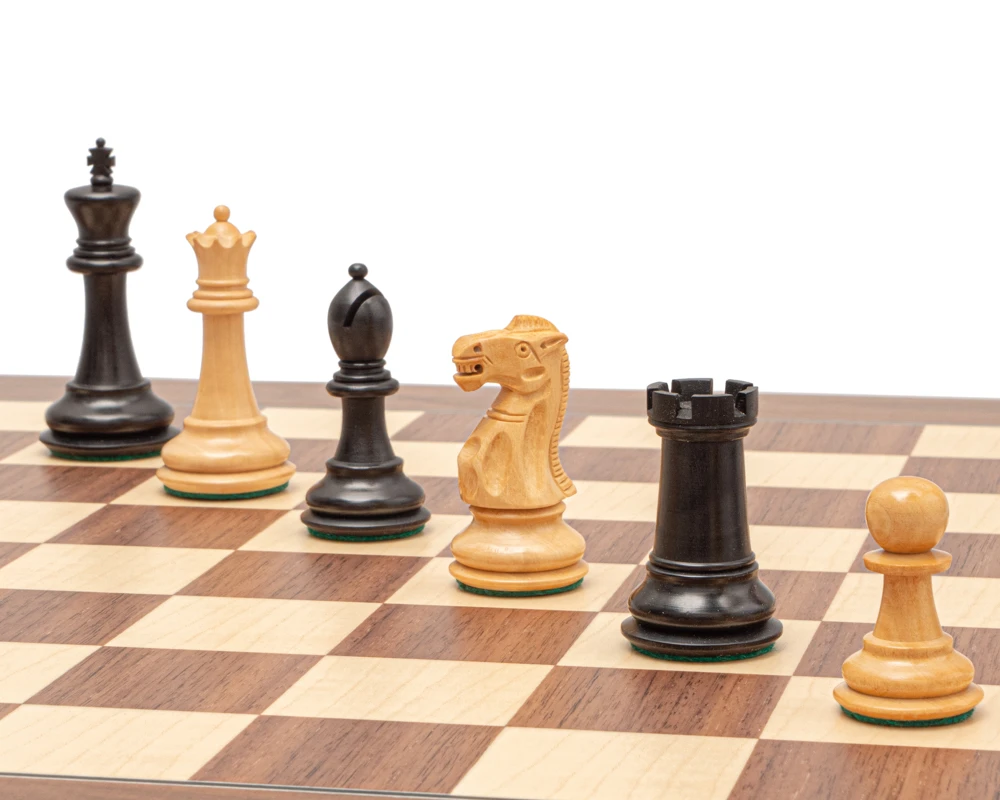 The Warwick Grand Black And Walnut Chess Set 7 The Warwick Grand Black And Walnut Chess Set - Image 7