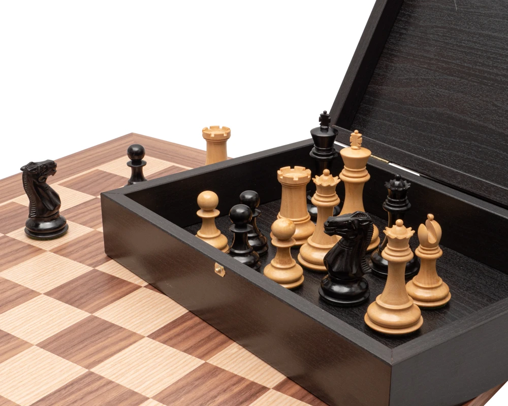 The Windsor Ebony And Walnut Traditional Chess Set 5 The Windsor Ebony And Walnut Traditional Chess Set - Image 5