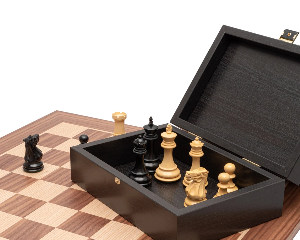 The Highclere Ebony And Walnut Traditional Chess Set 5 The Highclere Ebony And Walnut Traditional Chess Set - Image 5