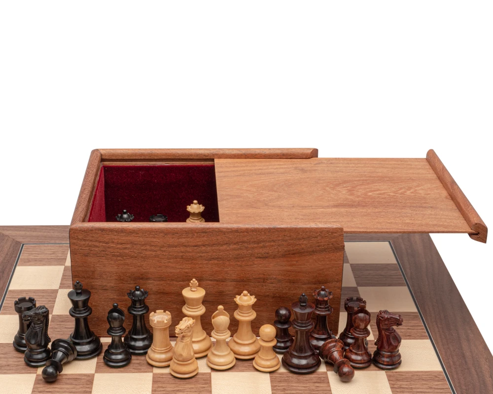 The Sandringham Tres Corone And Walnut Luxury Chess Set With Case 5 The Sandringham Tres Corone And Walnut Luxury Chess Set With Case - Image 5