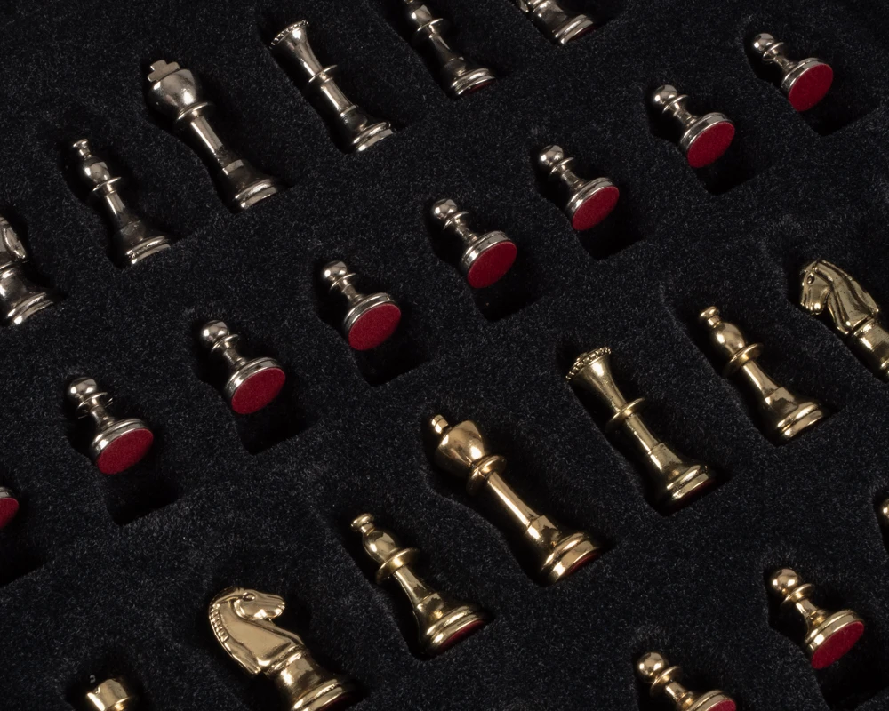 The Manopoulos Staunton Gold & Silver Chess Set With Wooden Case - SMALL 6 The Manopoulos Staunton Gold & Silver Chess Set With Wooden Case - SMALL - Image 6